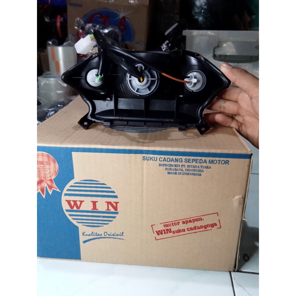 stoplamp Assy 1 set plus bohlam varian Mio sporty 08, Mio J bening, Mio J smoke, Mio M3 merk WIN