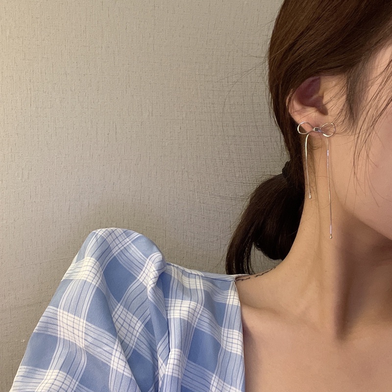 Anting Tusuk Model Pita Untuk Wanita