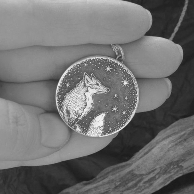 Fancyqube Creative Aesthetic Arctic Fox Pendant Fashion Necklace Star Gaze Pendant Necklace Lady Fashion Engagement Jewelry Gift