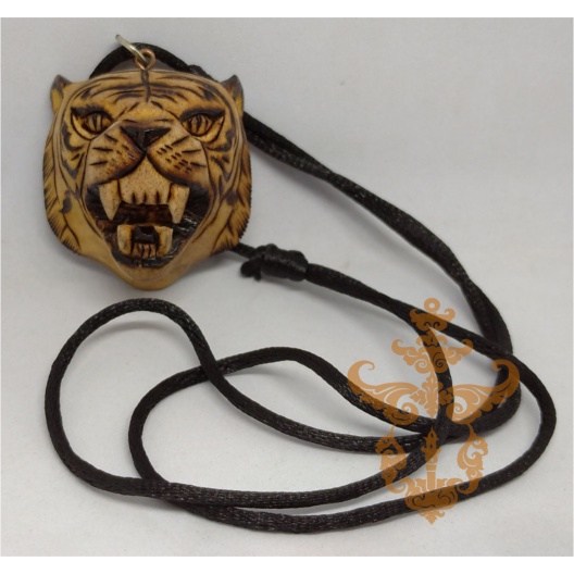 Kalung Kayu Kaboa Sancang Ukir Macan - Frame