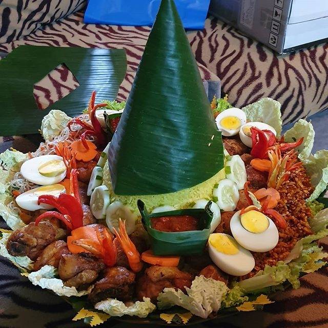 

Tumpengan / catering untuk perayaan ultah / syukuran khusus Buleleng Bali
