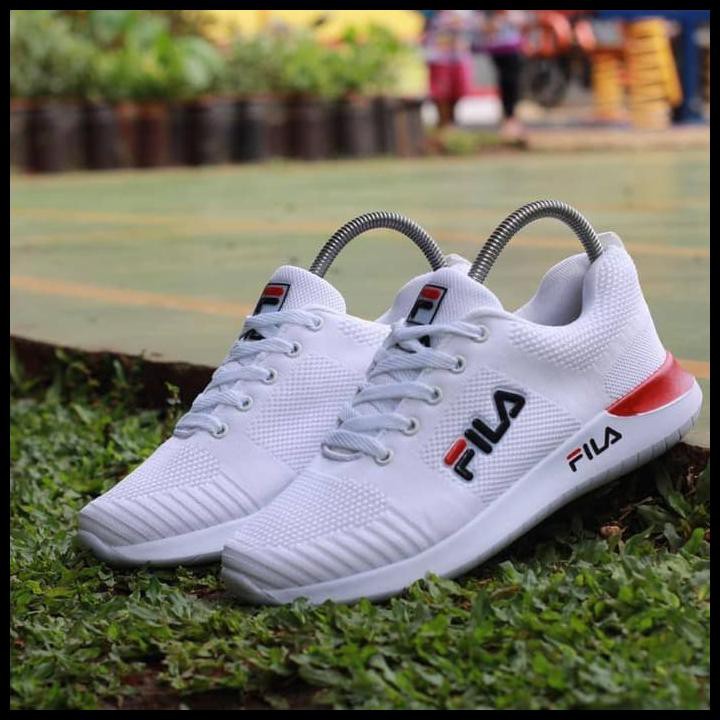Sepatu Fila Running Man White Putih Sepatu Jalan Santai Pria