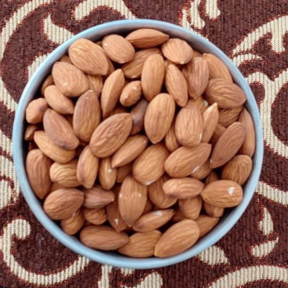 

kacang almond mentah raw 1kg