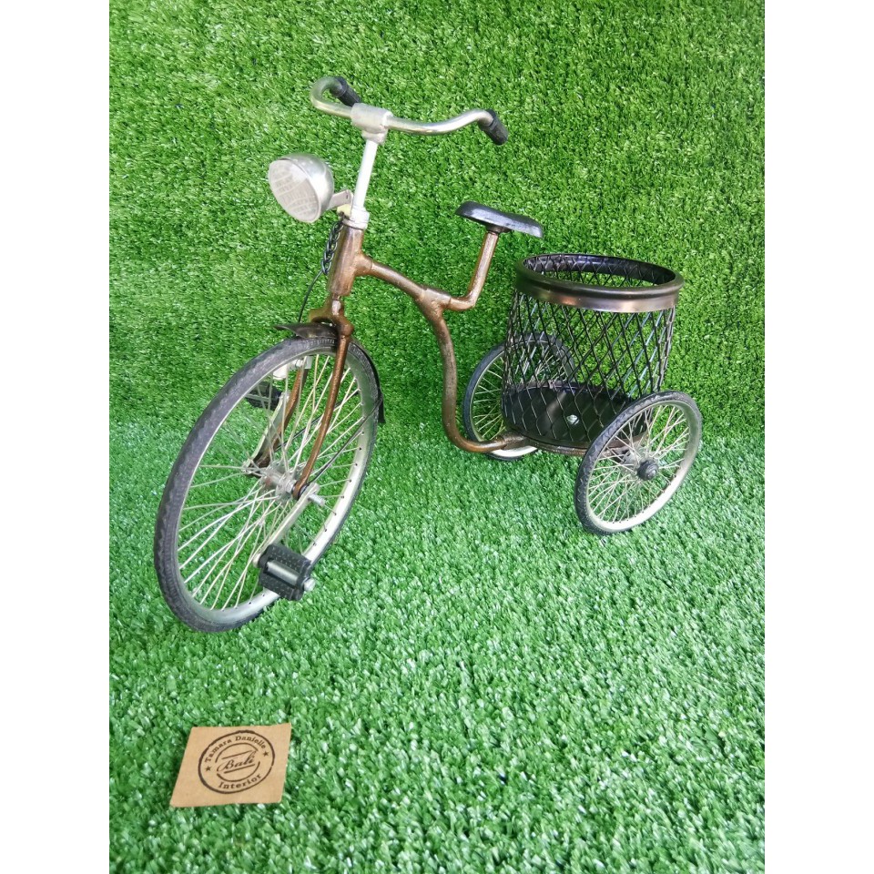 

METAL BICYCLE PEN HOLDER