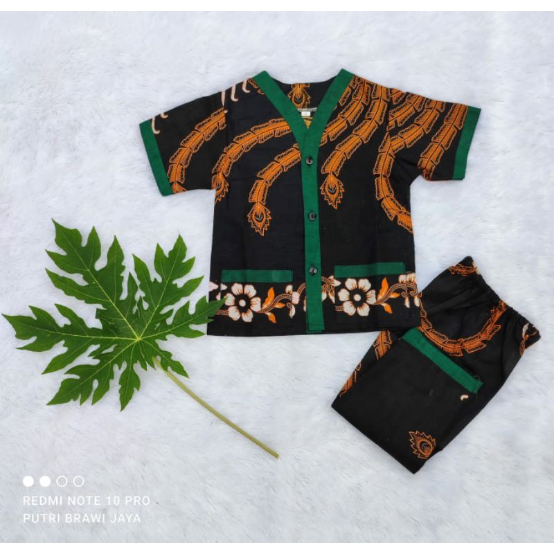Piyama batik anak bahan adem untuk anak usia 1--5 tahun laki-laki dan perempuan.