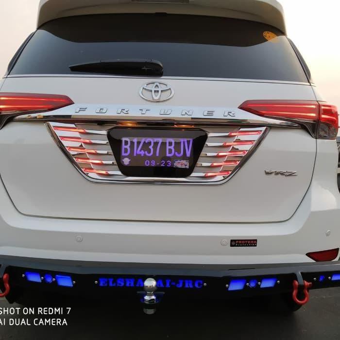 *Otomotif* Pengan Belakang Overland Towing Lampu Warna Warni Toyota Fortuner Vrz