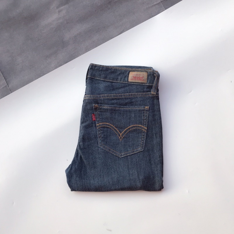 LEVIS WOMEN SKINNY JEANS (SIZE: 28/29) | SECOND