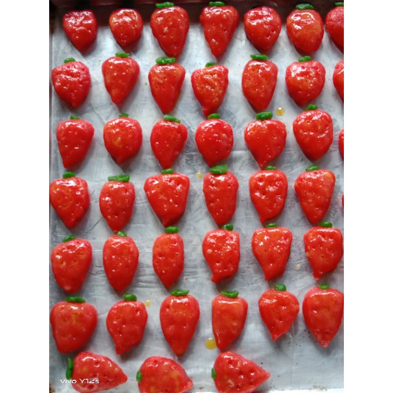 

nastar lumer karakter strawberry 500g