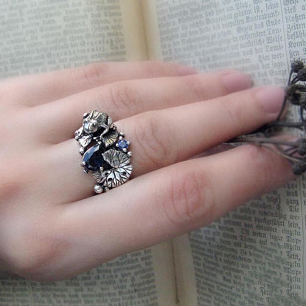 Hu Hu Hu Hu Hu Alat Bantu Pasang Kacamata♡ Cincin Tembaga Wanita Desain Katak Lotus Hollow Hias Berlian Imitasi Gaya Punk Untuk Hadiah