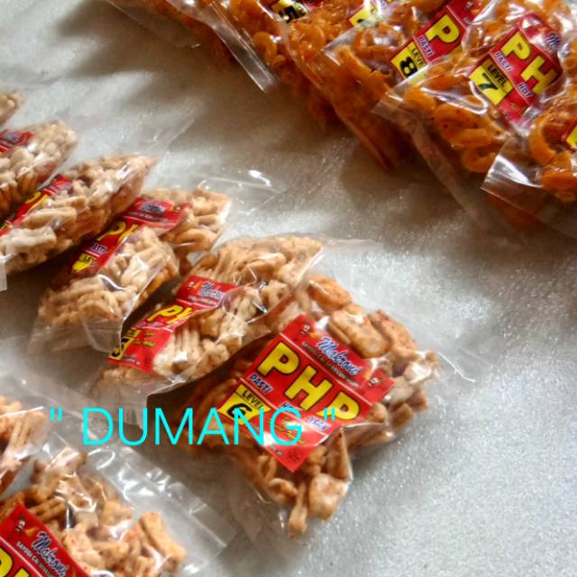 

Cemilan "P. H. P" Pasti Hot Pisan