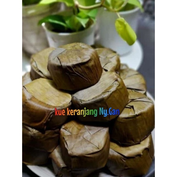 

DODOL IMLEK KUE KERANJANG BUNGKUS DAUN NY GAN ASLIE INDRAMAYU MAKANAN KUE TRADISIONAL HAMPERS IMLEK GIFT SOUVENIR CNY