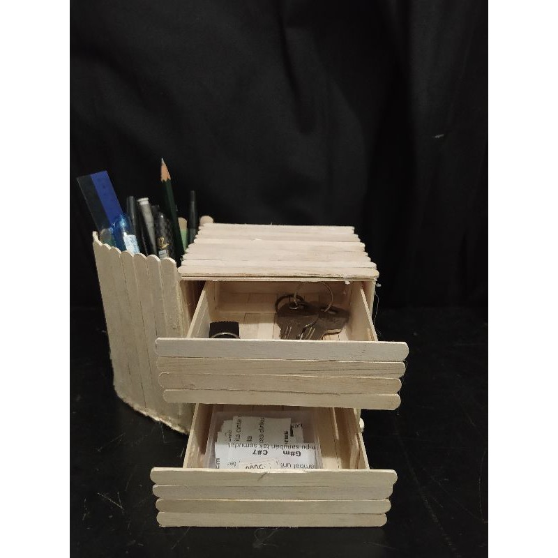 

Lemari Kecil dan Tempat Pensil Dari Stik