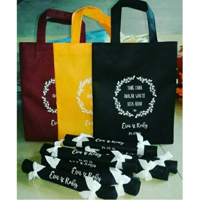 

Tas Souvenir Bahan Spunbond