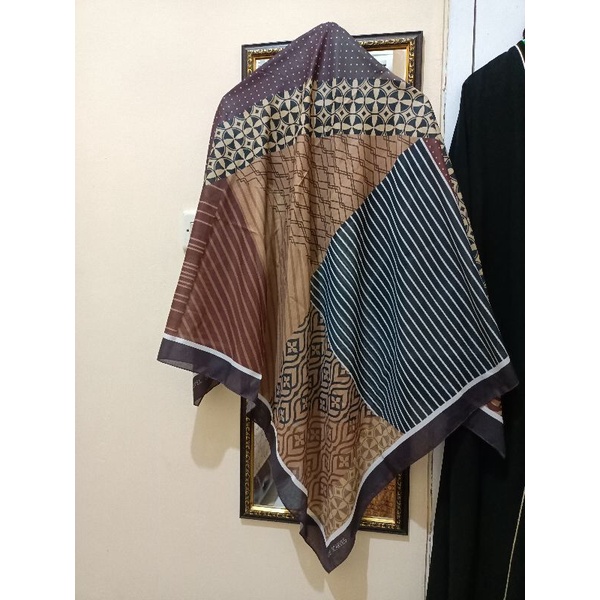 Preloved kerudung hijab segiempat level scarves