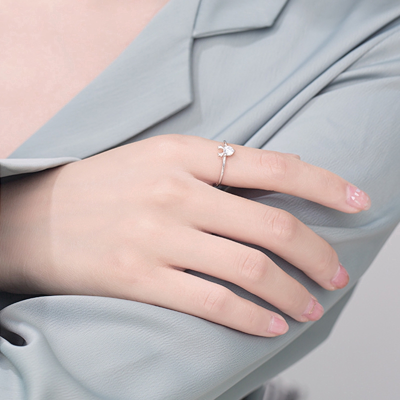 Cincin Open Ring Adjustable Desain Kristal Elk Warna Silver untuk Wanita