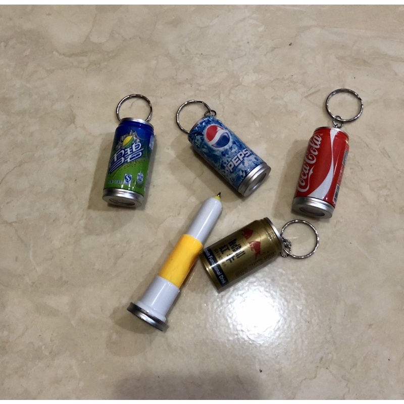 

Gantungan kunci + pulpen bentuk minuman kaleng sprite / pepsi / coca cola / red bull (satuan) - termurah