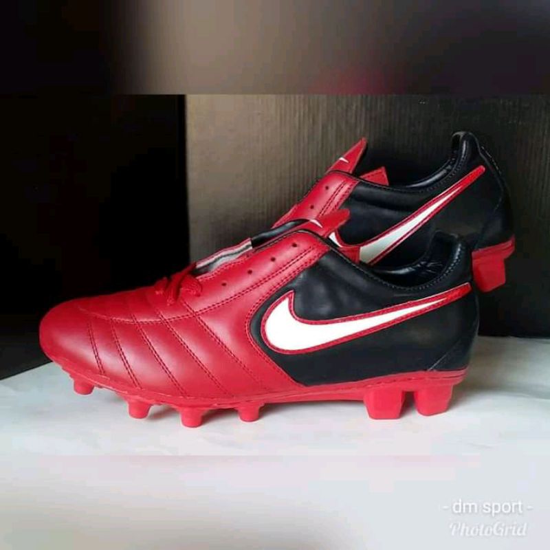 sepatu bola##sepatu sepak bola bahan kulit