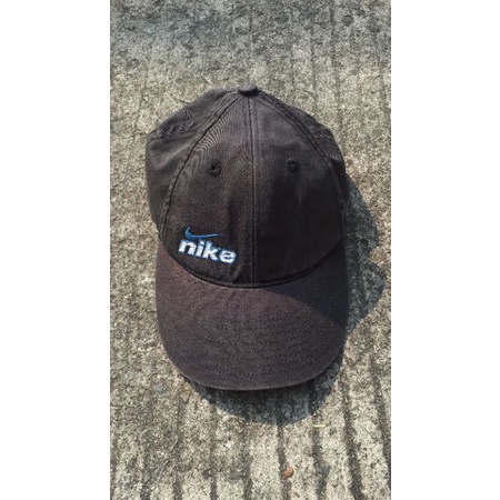 Vintage topi nike second