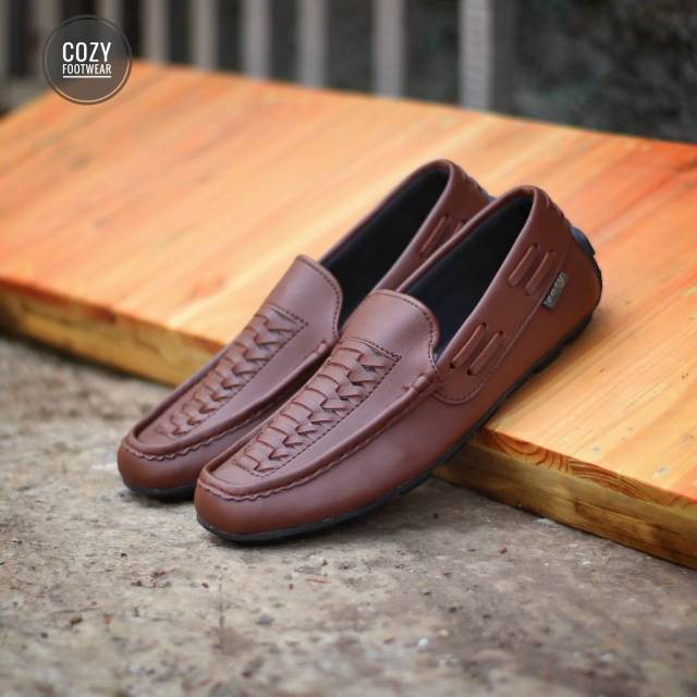 ANYAM TETRIS BROWN |WOLF x COZY| Sepatu Casual Pria Kantor Kerja Loafers Fashion Syntetic Ready