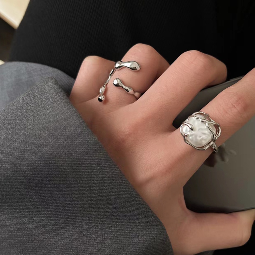 Cincin Metal Asimetris Hias Mutiara Untuk Wanita