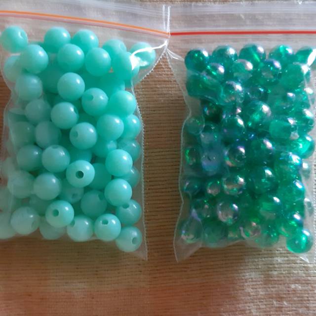 

MANIK HIJAU MURAH uk 7mm berat 17-18gr