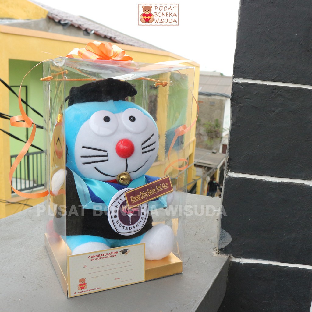 Boneka Wisuda Doraemon Mika Souvenir Hadiah Wisuda Kado Wisuda Mika Custom Nama Guru Gede Jogja