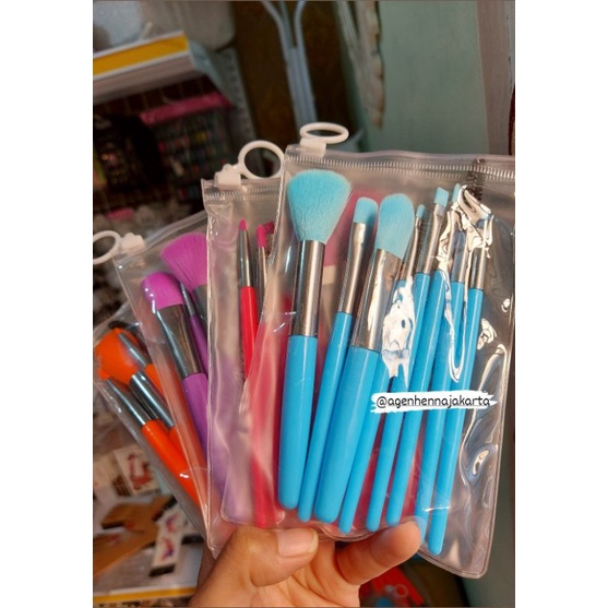 

8 IN ONE BRUSH CANDY COLLORS