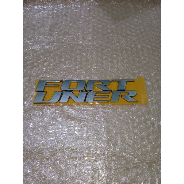 emblem kap mesin fortuner vrz tulisan emblem kap mesin fortuner vrz original