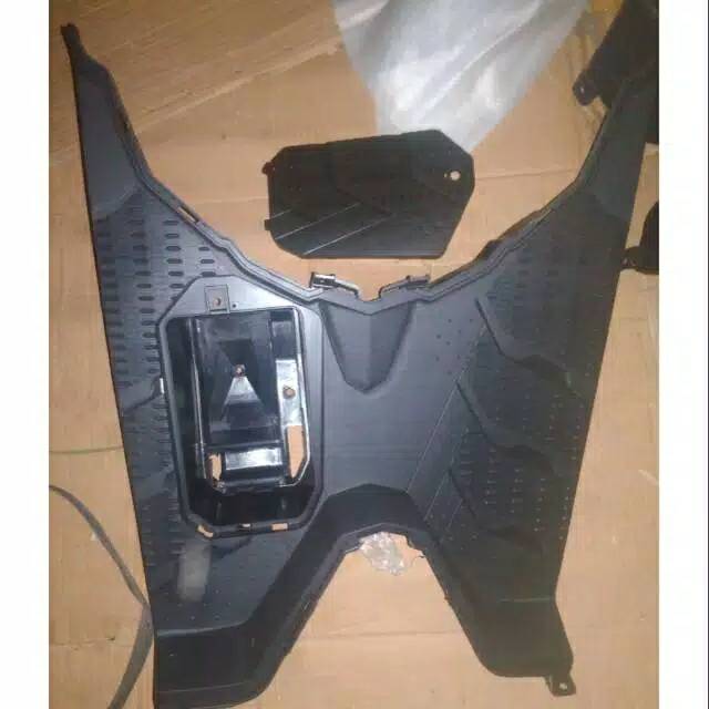 Cover dasbor pijakan kaki vario 150/125 th 2015