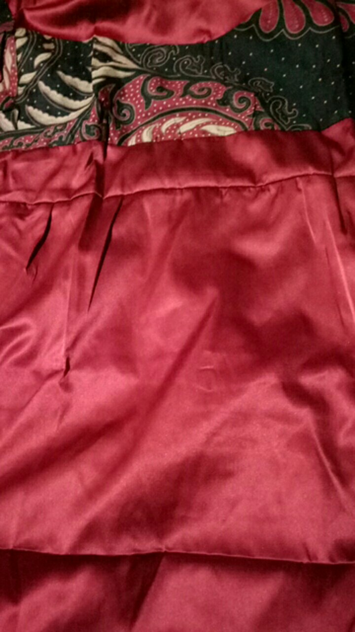 Batik Couple Keluarga Modern Sarimbit Set Seragam Keluarga Motif Puser Merah Maroon Batik Pekalongan