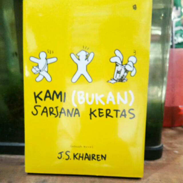 

Kami bukan sarjana kertas