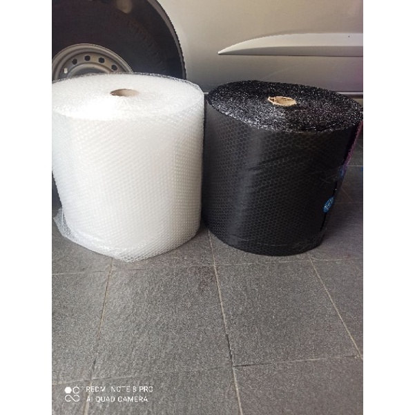 

Bubble wrap hitam / putih 30cmx50mtr dan 42cmx50mtr buble pack pembungkus paket Bandung