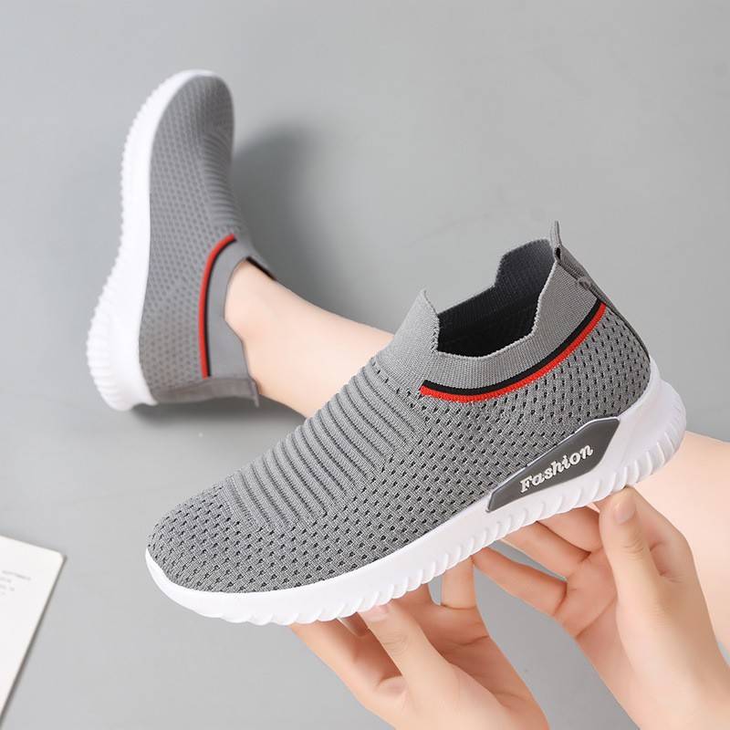 [ Bayar Di Tempat ] Sepatu Slip On Fashion Wanita Anti Slip Ringan Di Pakai Import / Slip On Wanita