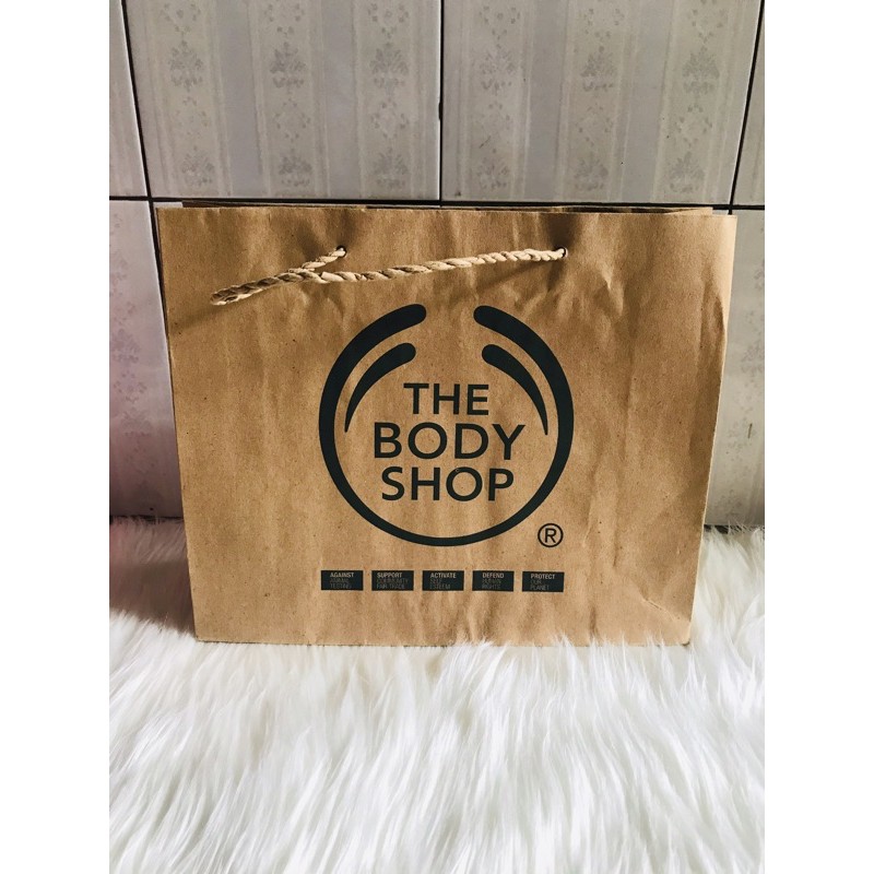 

paper bag the body shop