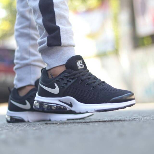 nike air presto black and white