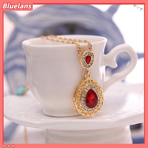 Set Perhiasan Kalung Dan Anting Bentuk Oval Aksen Berlian Imitasi Untuk Wanita