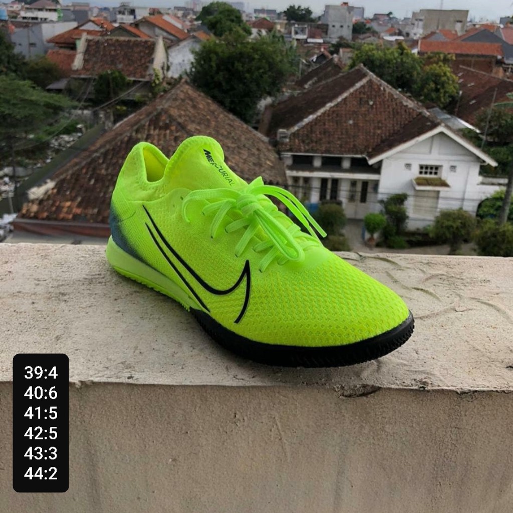 SEPATU FUTSAL NIKE MERCURIAL