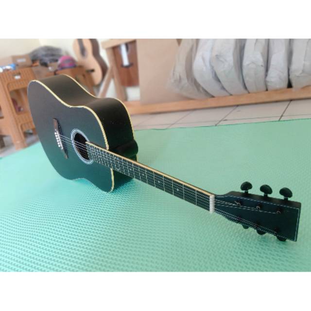 Gitar Akustik Yamaha Jumbo Custome