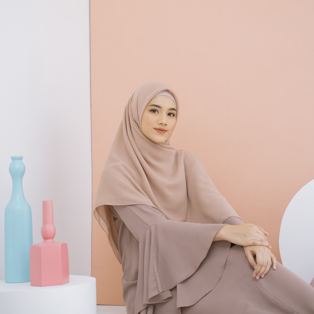 Lozy Hijab - [Defect] Mima Square Syari ( Hijab Segiempat Voal )-Grey Cream