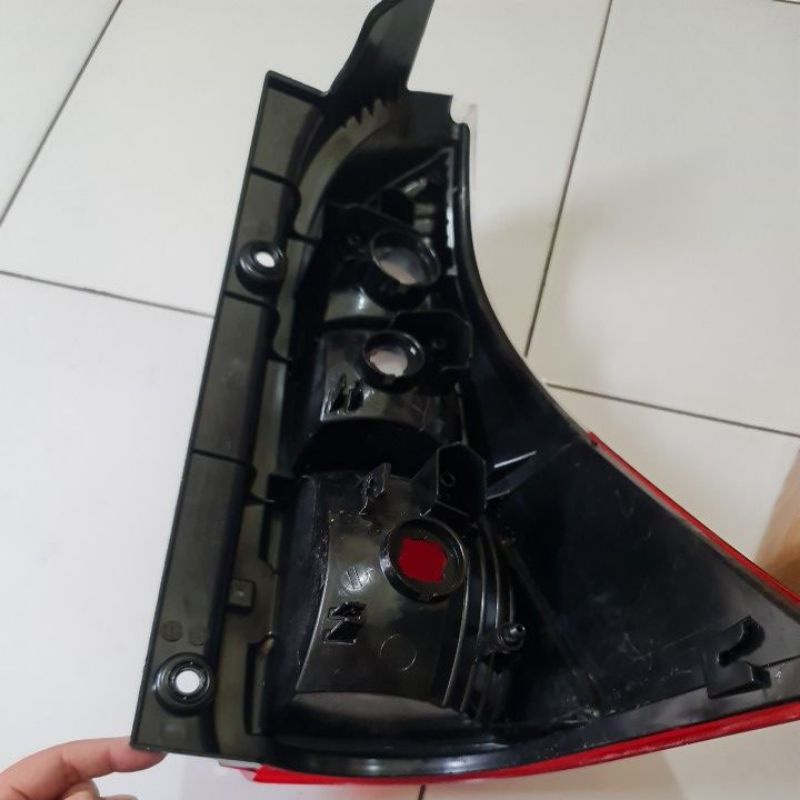 STOPLAMP LAMPU BELAKANG AVANZA XENIA 2019 KIRI