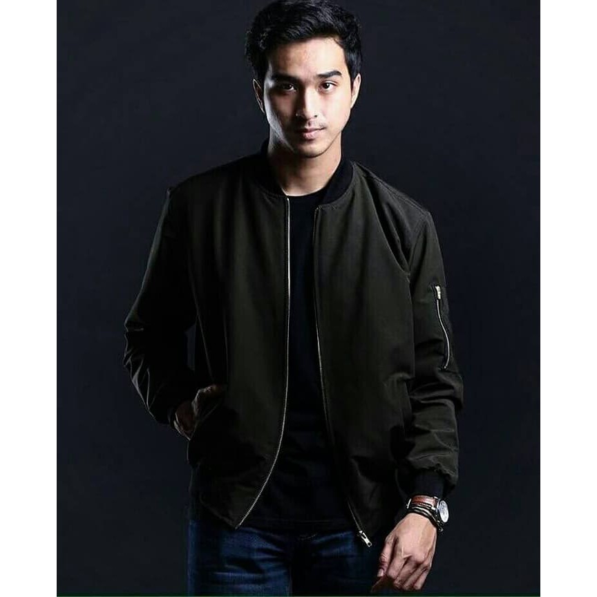 jaket bomber cowok hitam / jaket bomber premium bukan parka cewek