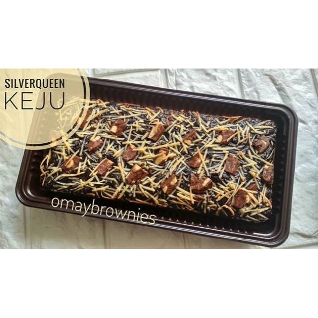 

Brownies panggang topping silverqueen keju, omaybrownies