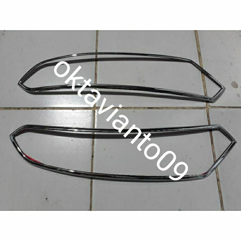 Garnish lampu depan Ecosport chrome