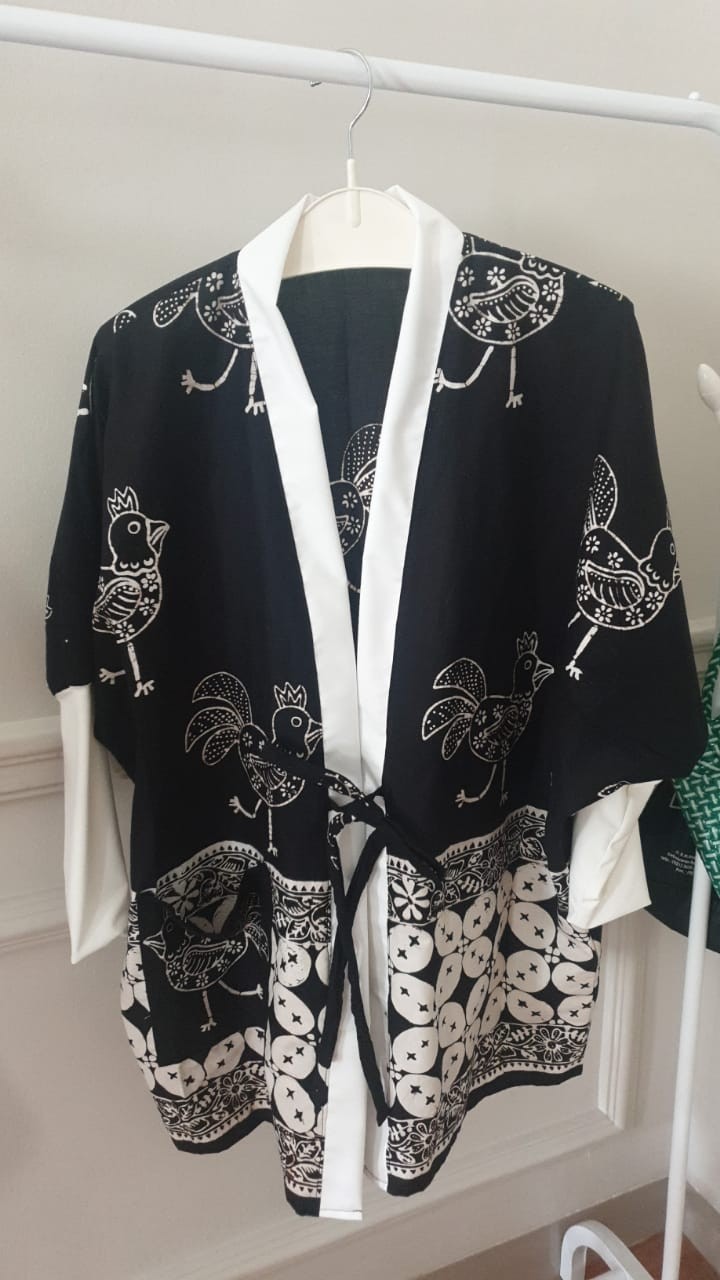 Kain Batik Solo Motif Ayam Wagyu Mlungker Tumpal Garis