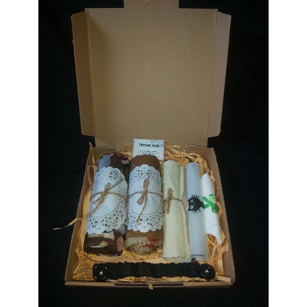 

HAMPERS/KADO UNIK/KADO CEWEK/GIFTBOX HIJAB MOTIF TWIN