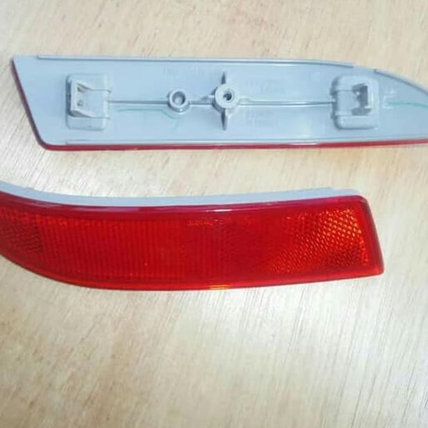 LAMPU STIKER MIKA REFLEKTOR BUMPER BELAKANG MATA KUCING PENDEK MOBIL Avanza xenia rush ORI