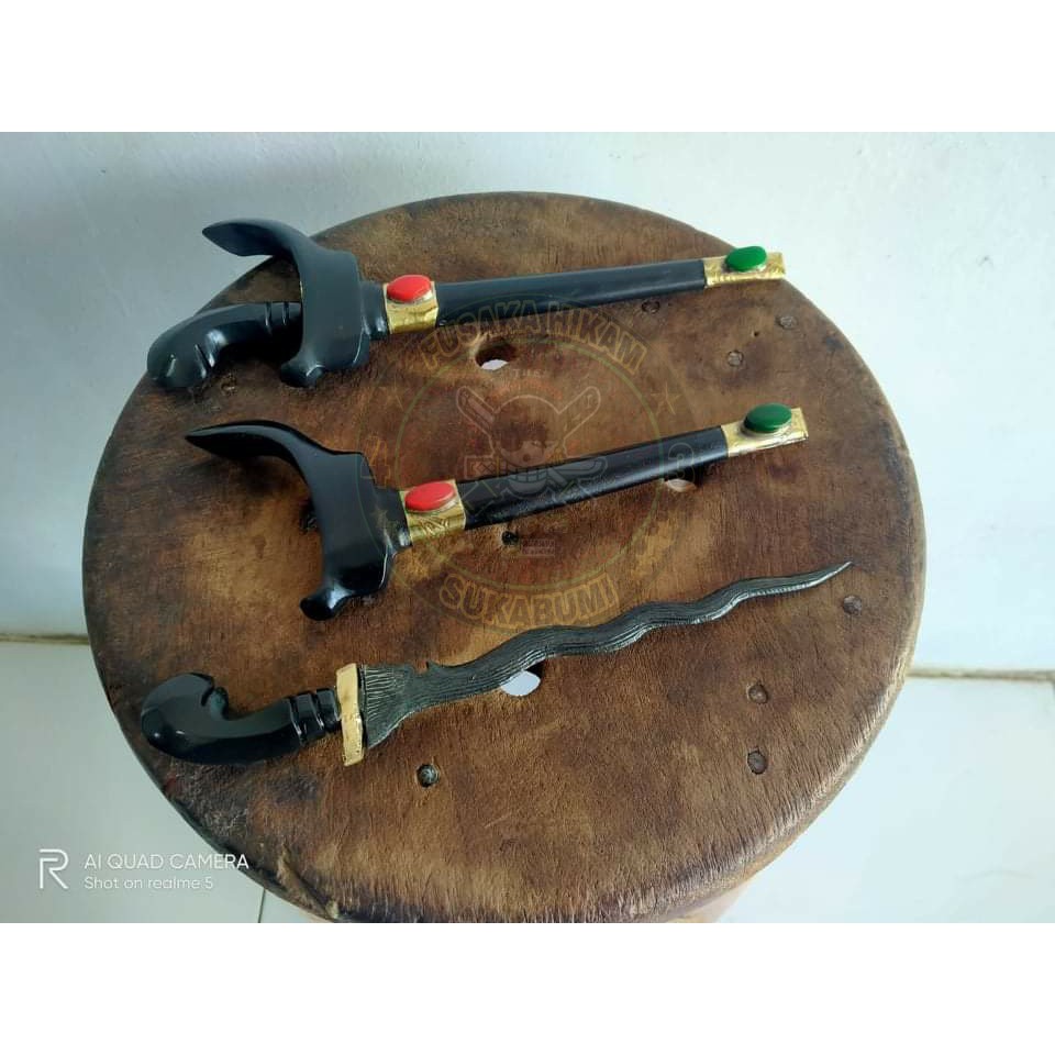 Barang Antik Koleksi Keris Pager Gunung Warangka Batu