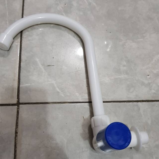 Kran angsa tembok plastik