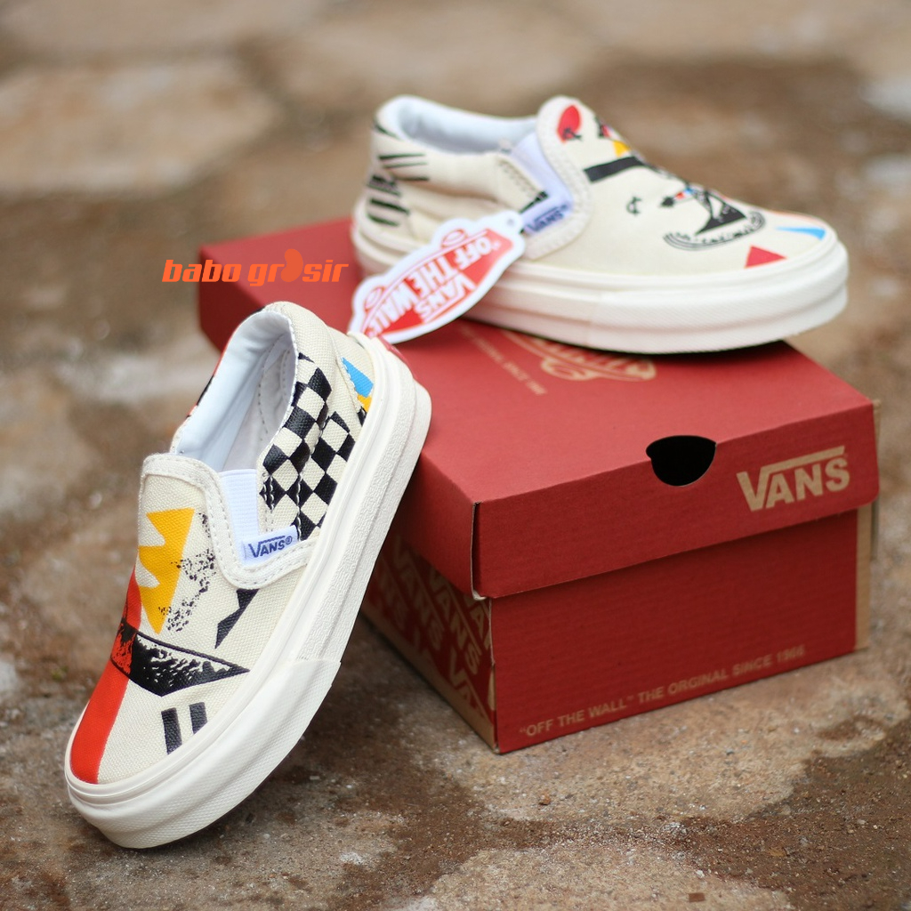 PROMO Sepatu Anak Vans Slip On Moma White Kids TOP Premium Quality, Bahan Kanvas, Sol Waffle DT Anti Slip Tidak Licin