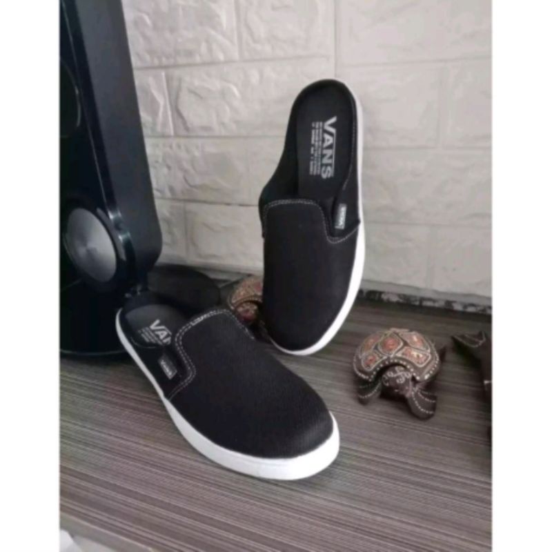 Sepatu Sandal Pria Sepatu Sandal Pria Casual Sepatu Selop Pria Sandal Pria  4warna hitam biru coklat  merah abu